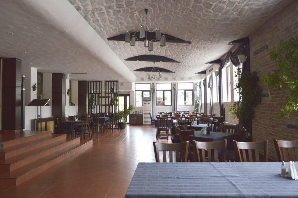 Viva Flora Apartment 607A โบโรเวทส์ ภายนอก รูปภาพ